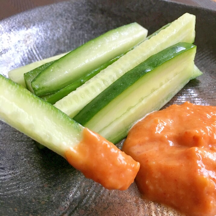 きゅうりの味噌マヨディップサラダ
